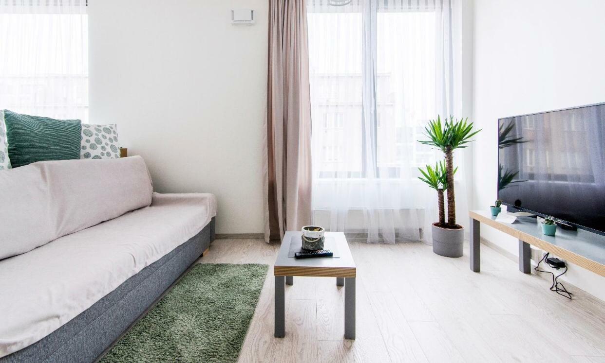 Free Parking In Garage Karolina Plazza, New Cosy Studio With All You Need Прага Экстерьер фото